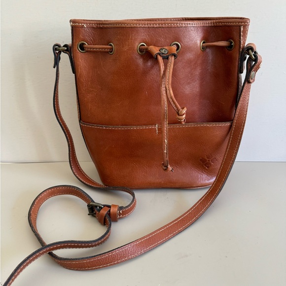 Patricia Nash Handbags - Patricia Nash Leather Crossbody Bucket Bag